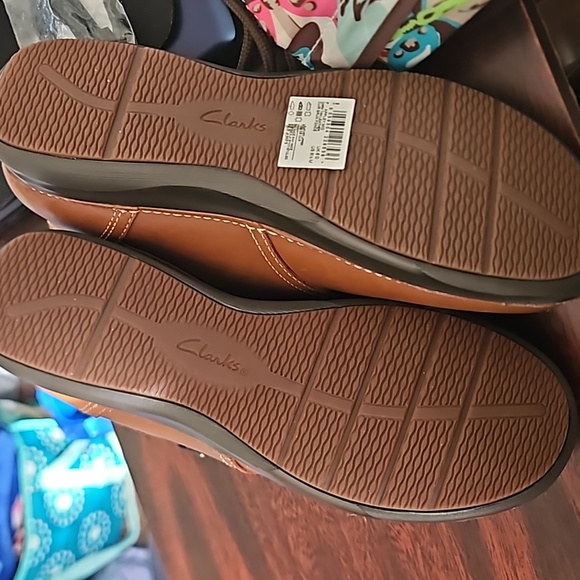 Clarks Boots - Picture 6 of 9